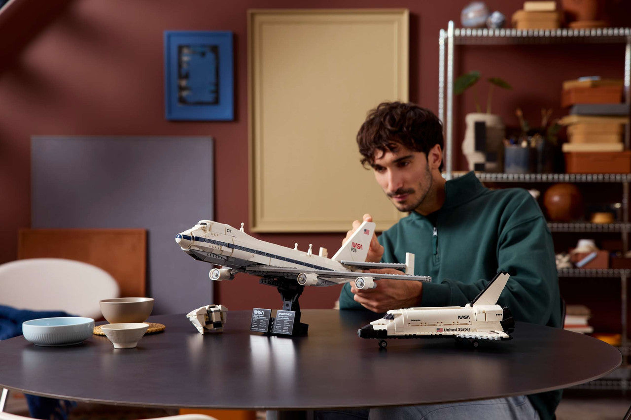LEGO® ICONS - Shuttle Carrier Aircraft 10360