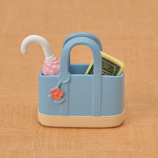 Sylvanian Families - Weekend Travel Set with Snow Rabbit Mother 5641