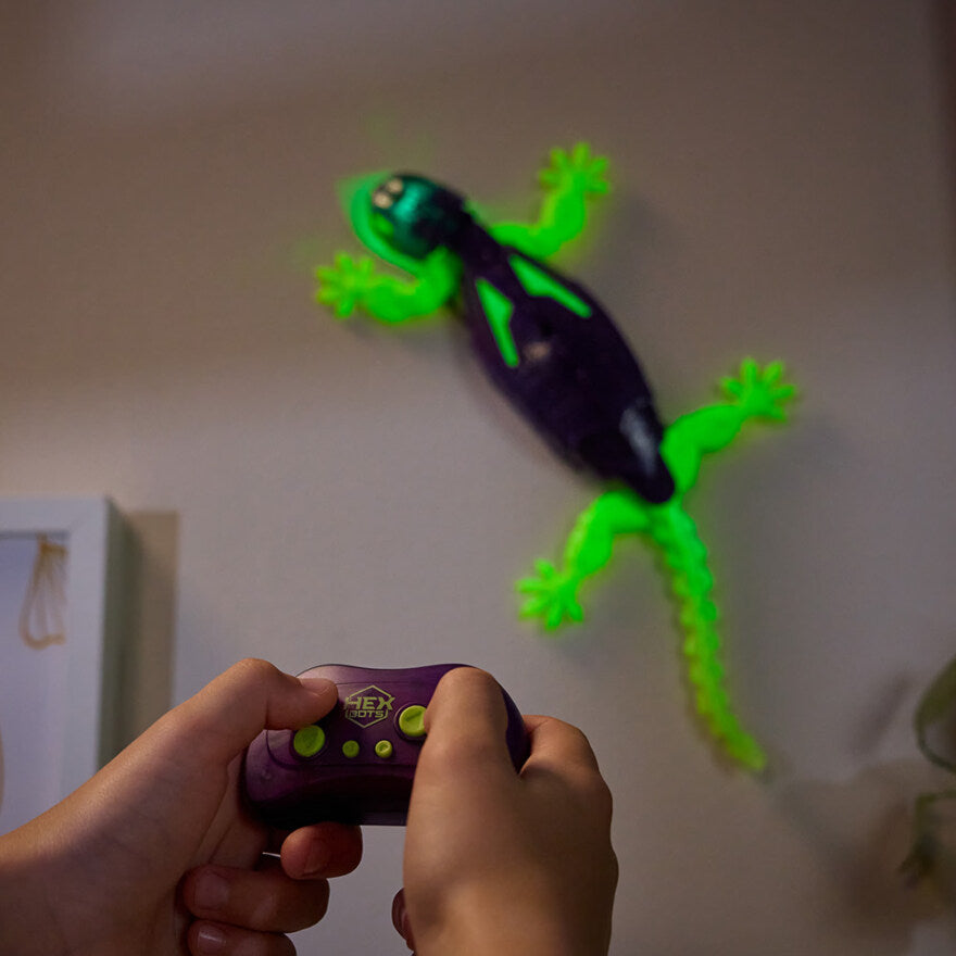 HEXBOTS - Glowing Wall Crawler Gecko