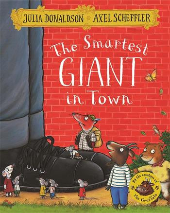 The Smartest Giant In Town by Julia Donaldson (Paperback)