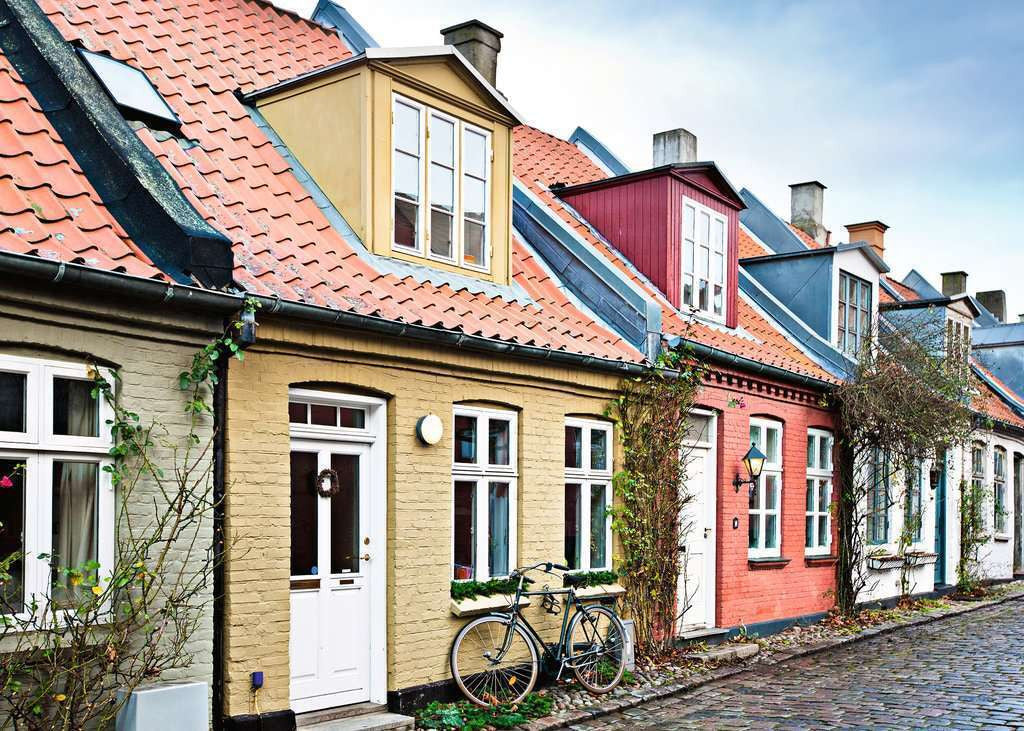 Ravensburger 1000pc - Scandinavian Places - Aarhus Denmark Puzzle
