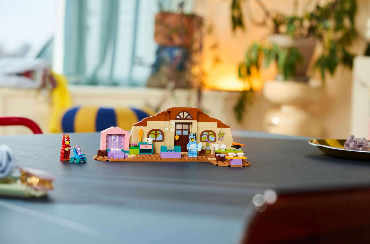 LEGO® Bluey - School with Rusty and Bluey 11221