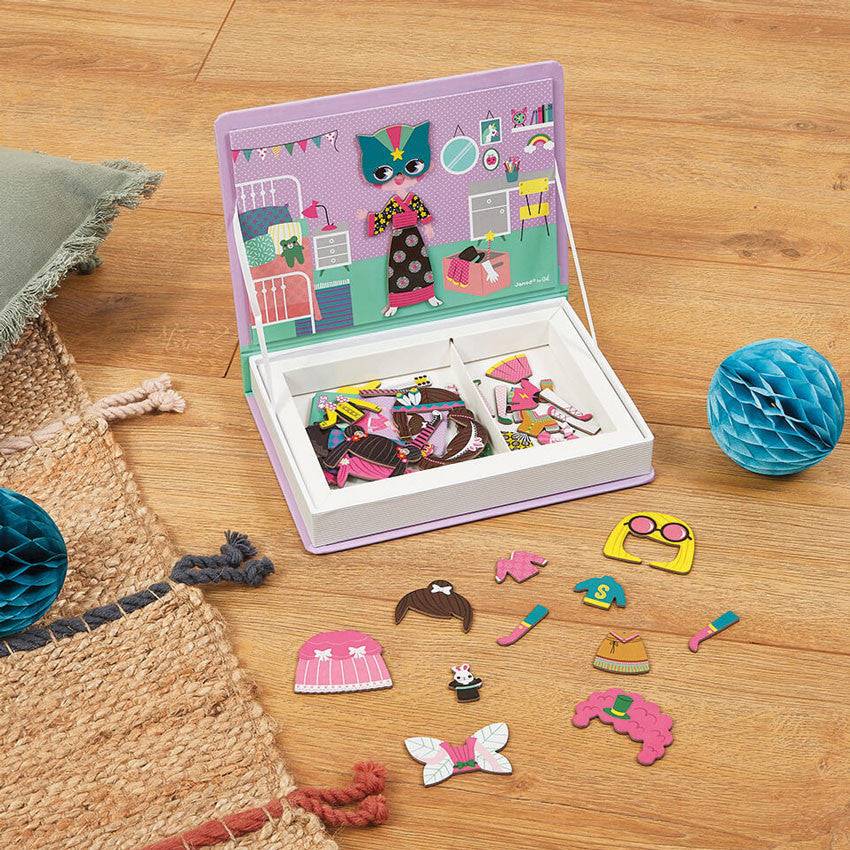 Janod - Girls Dress Up Magnetibook