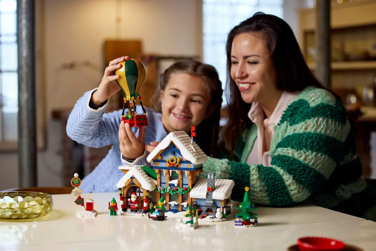 LEGO® Icons - Santa's Post Office 10339