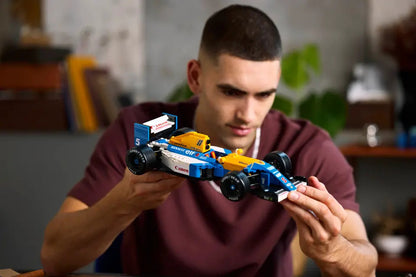 LEGO® Icons - Williams Racing FW14B & Nigel Mansell 10353