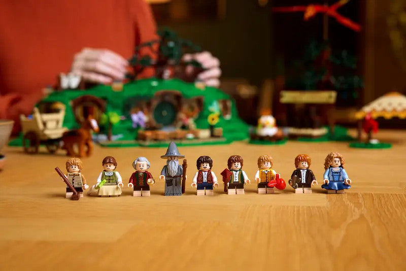 LEGO® ICONS - THE LORD OF THE RINGS: The Shire™ 10354