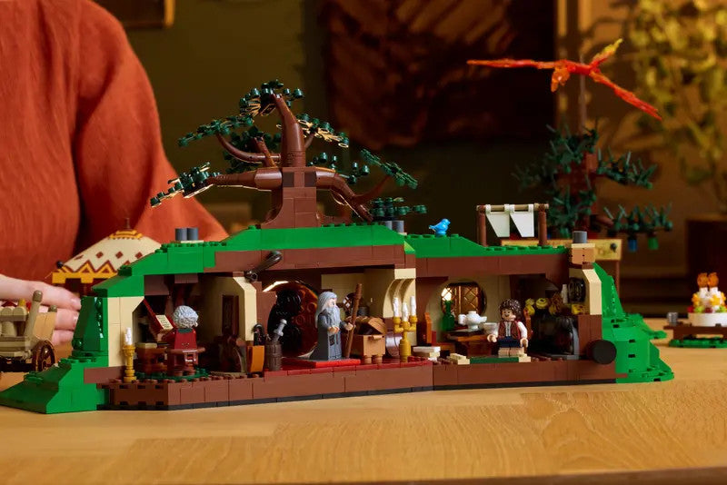 LEGO® ICONS - THE LORD OF THE RINGS: The Shire™ 10354