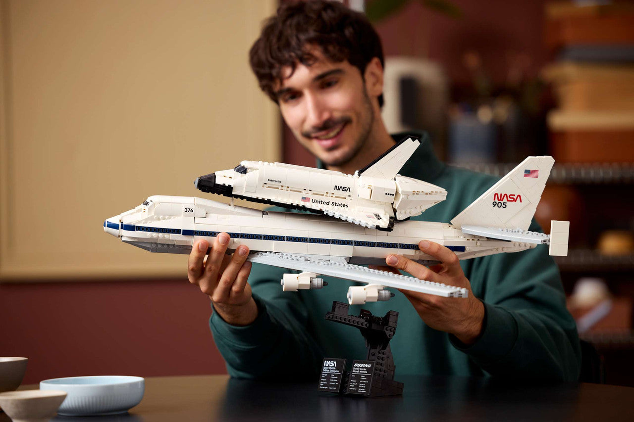 LEGO® ICONS - Shuttle Carrier Aircraft 10360
