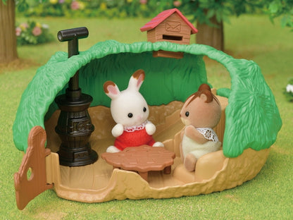 Sylvanian Families - Baby Hedgehog Hideout 5453