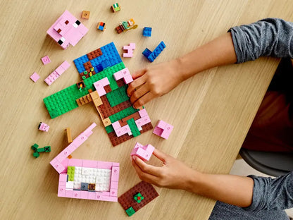 LEGO® Minecraft®- The Pig House 21170