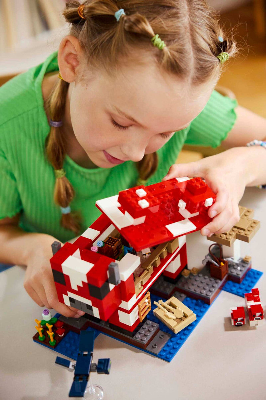 LEGO® Minecraft®- The Mooshroom House 21270