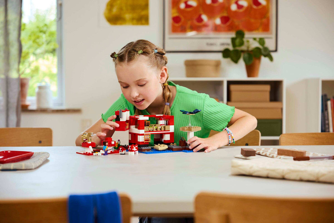 LEGO® Minecraft®- The Mooshroom House 21270