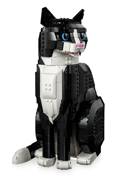 LEGO® Ideas - Tuxedo Cat 21349 **Minor Box Damage**