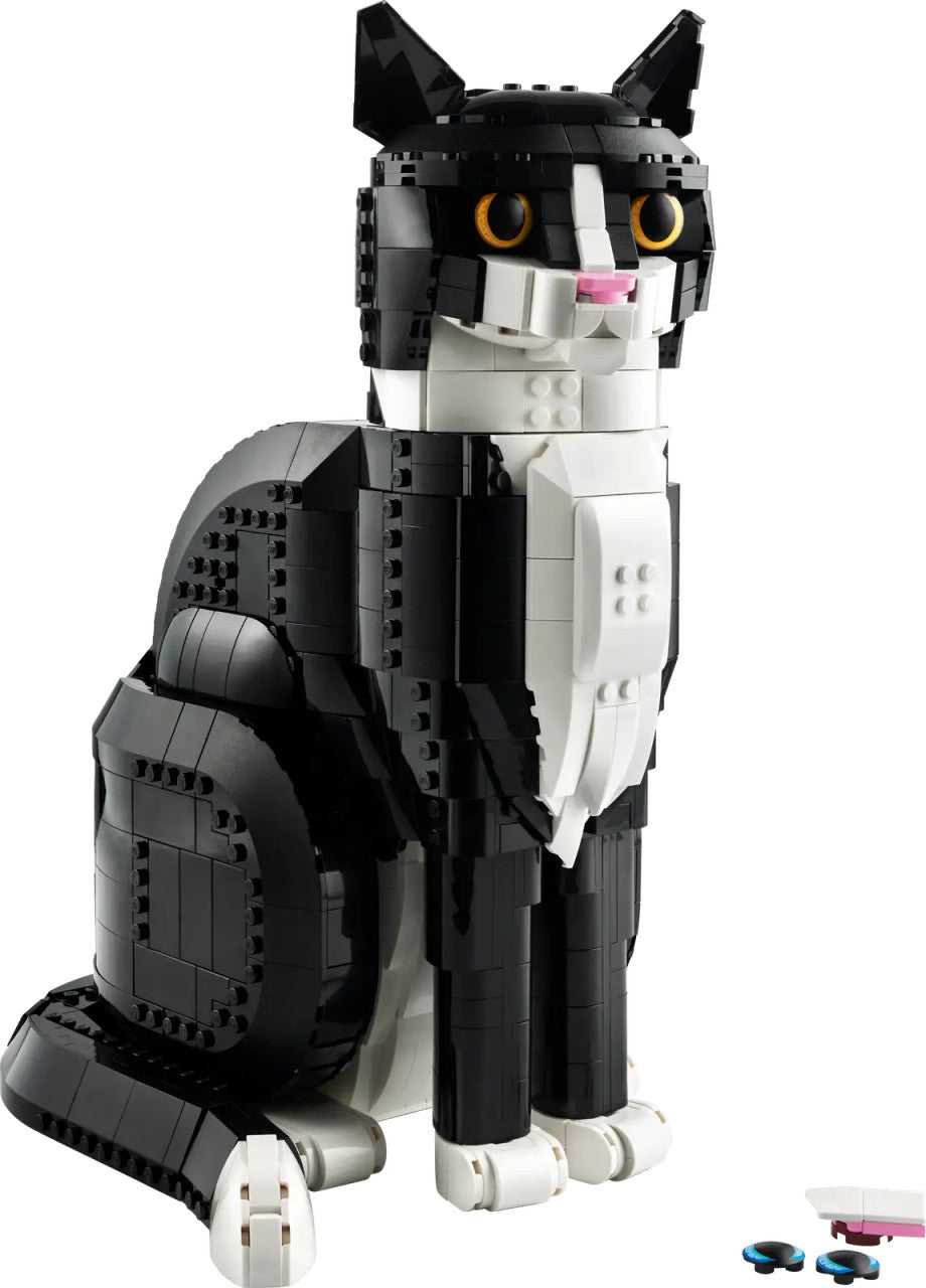 LEGO® Ideas - Tuxedo Cat 21349 **Minor Box Damage**