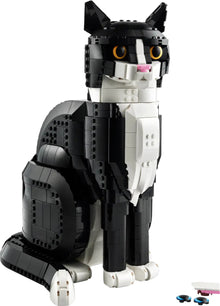 LEGO® Ideas - Tuxedo Cat 21349 **Minor Box Damage**