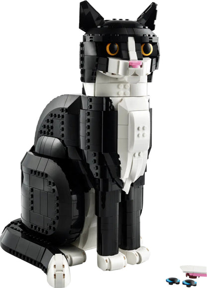 LEGO® Ideas - Tuxedo Cat 21349 **Minor Box Damage**