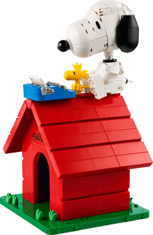 LEGO® IDEAS - Peanuts: Snoopy's Doghouse 21368