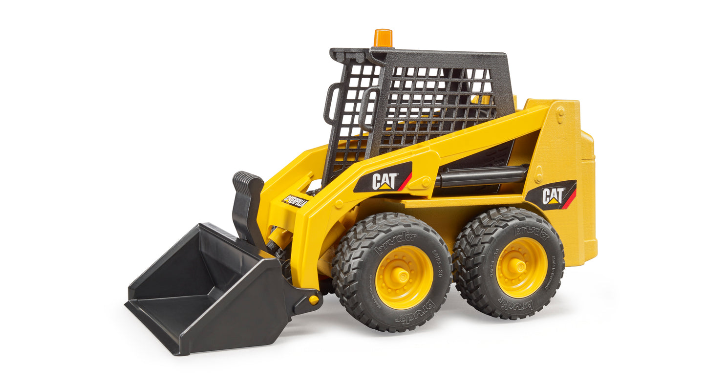 Bruder CAT Skid Steer Loader 02481 1:16 scale construction vehicle with functional loading arm and detachable front bucket
