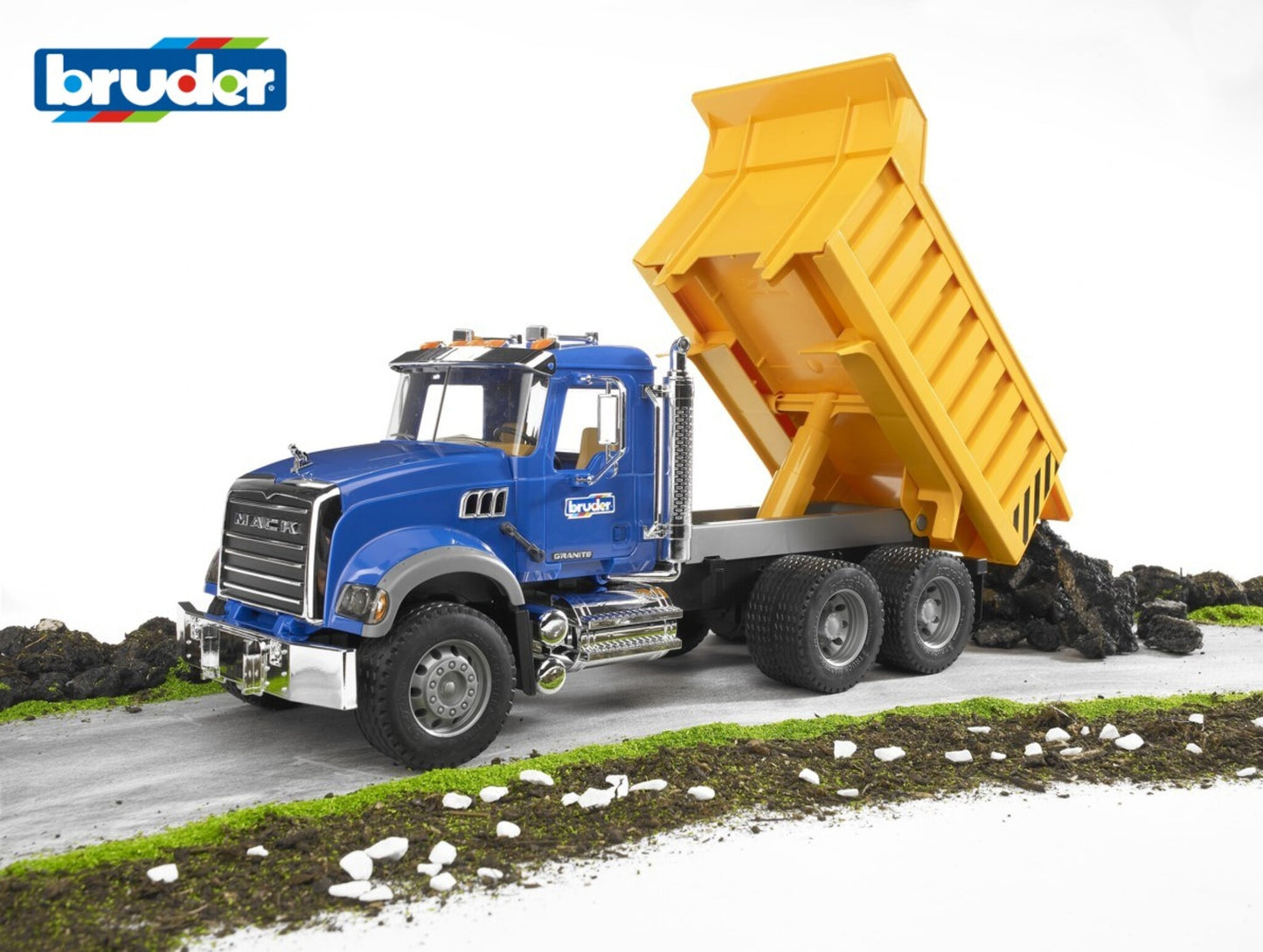Bruder MACK Granite Tip Truck 02815 1:16 construction dump truck with tipping tray and opening doors