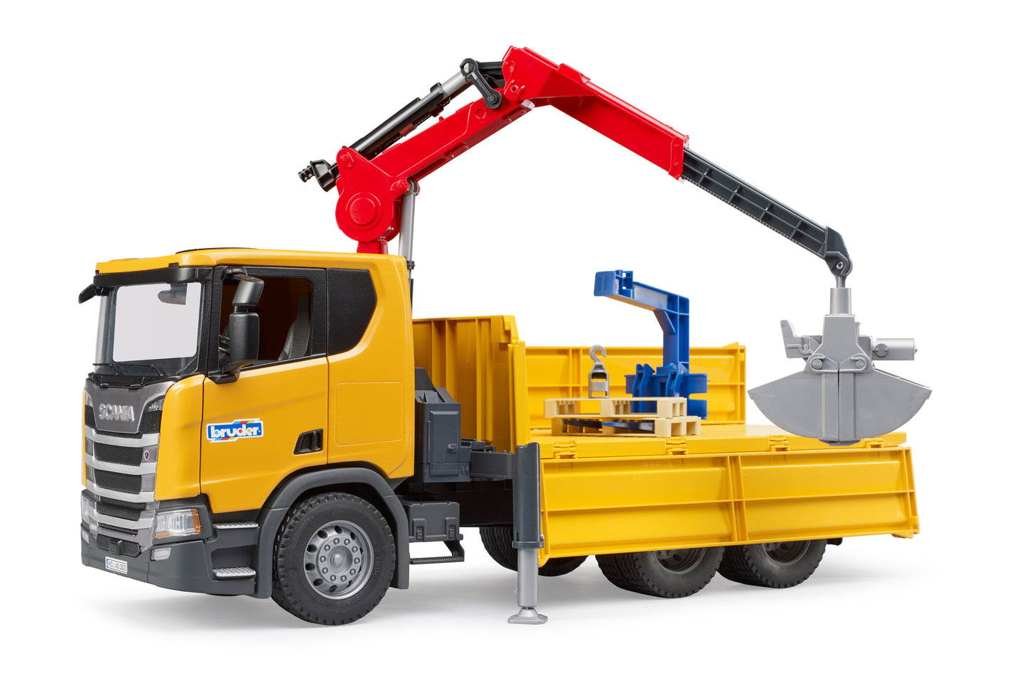 Bruder Scania Super 560R construction truck with rotating crane, tipping tray and two pallets in 1:16 scale