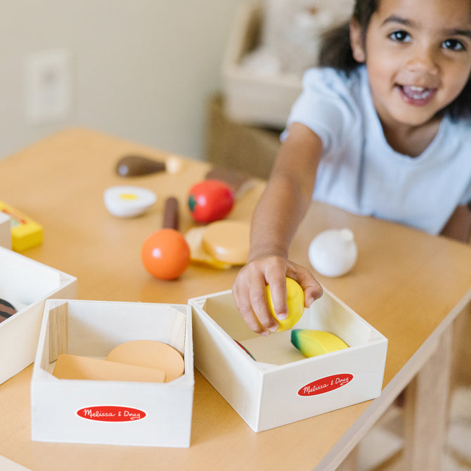 Melissa & Doug - Food Groups - Wooden Play Food 21 pieces