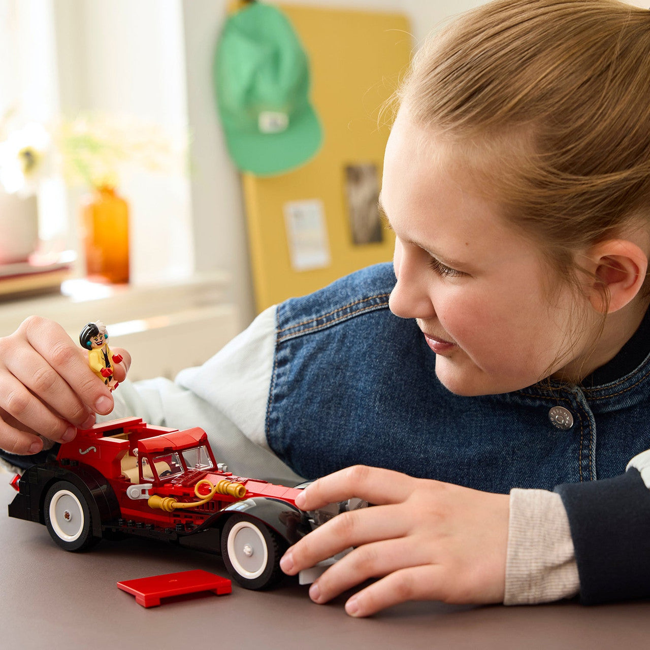 LEGO® Disney™ - Cruella De Vil's Car 43277