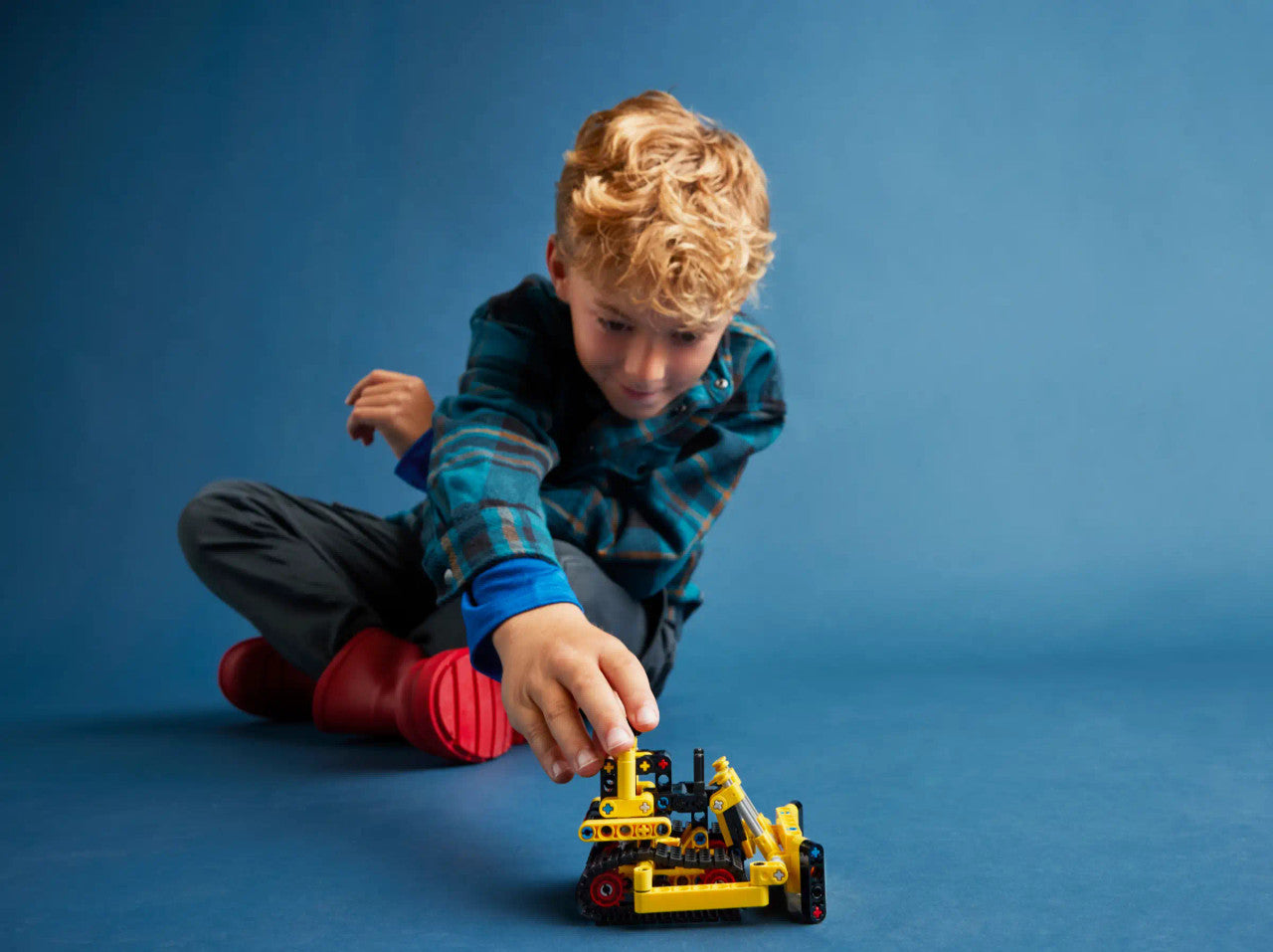 LEGO® Technic - Heavy-Duty Bulldozer 42163