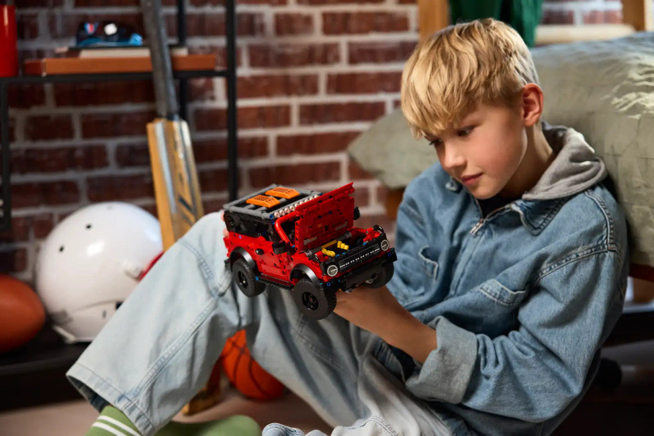 LEGO®Technic™ - Ford Bronco® SUV 42213