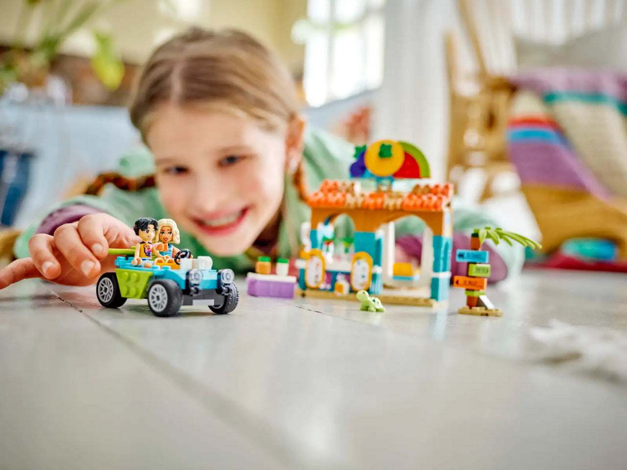 LEGO® Friends - Beach Smoothie Stand 42625
