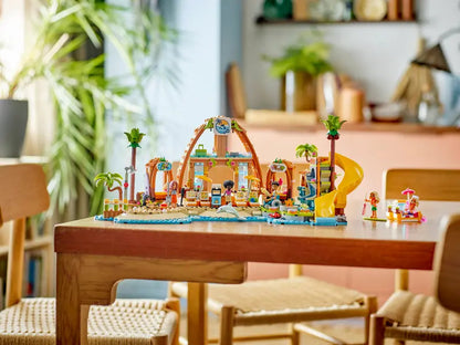 LEGO® Friends - Family Vacation Beach Resort 42673