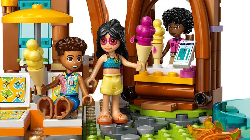 LEGO® Friends - Family Vacation Beach Resort 42673