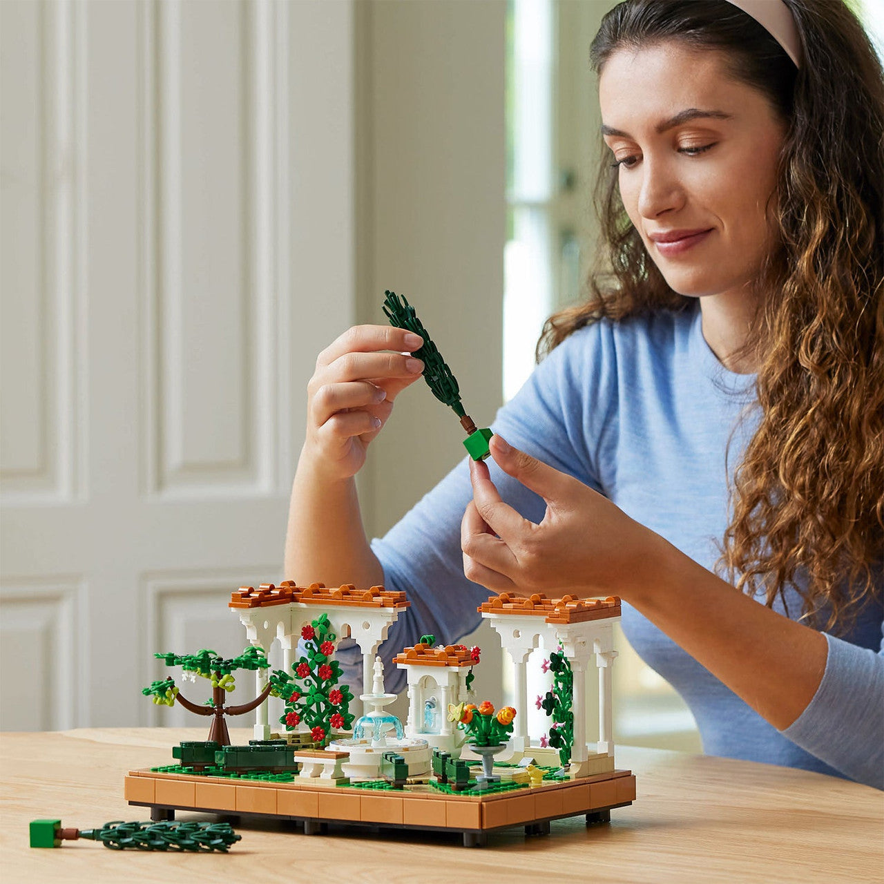 LEGO® ICONS - Fountain Garden