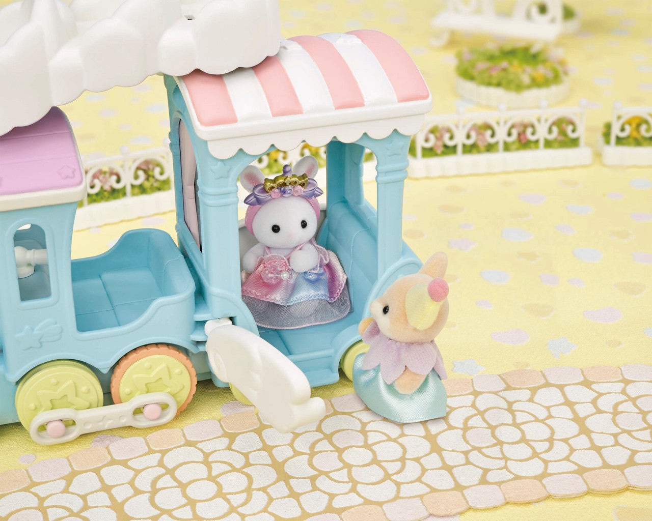 Sylvanian Families - Floating Cloud Rainbow Train