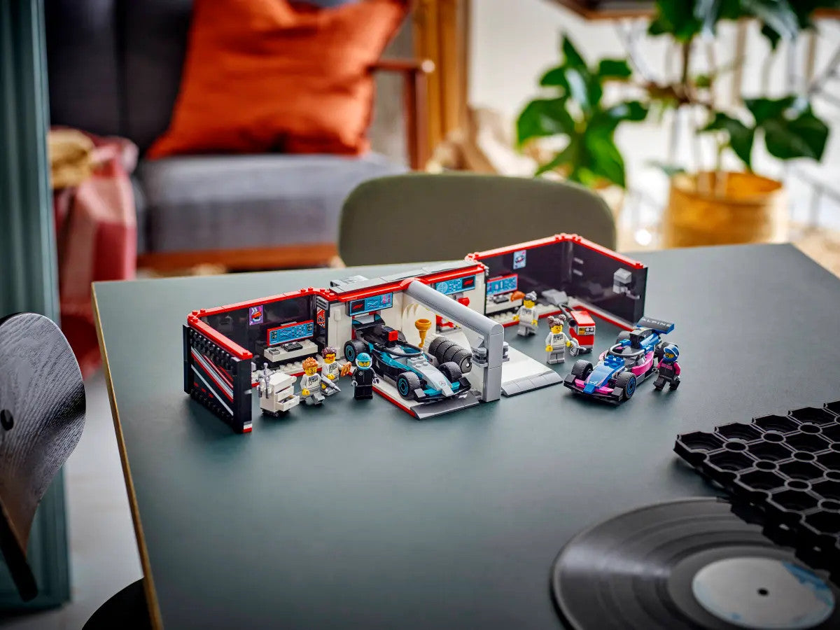 LEGO® City - F1® Garage & Mercedes-AMG & Alpine Cars  60444