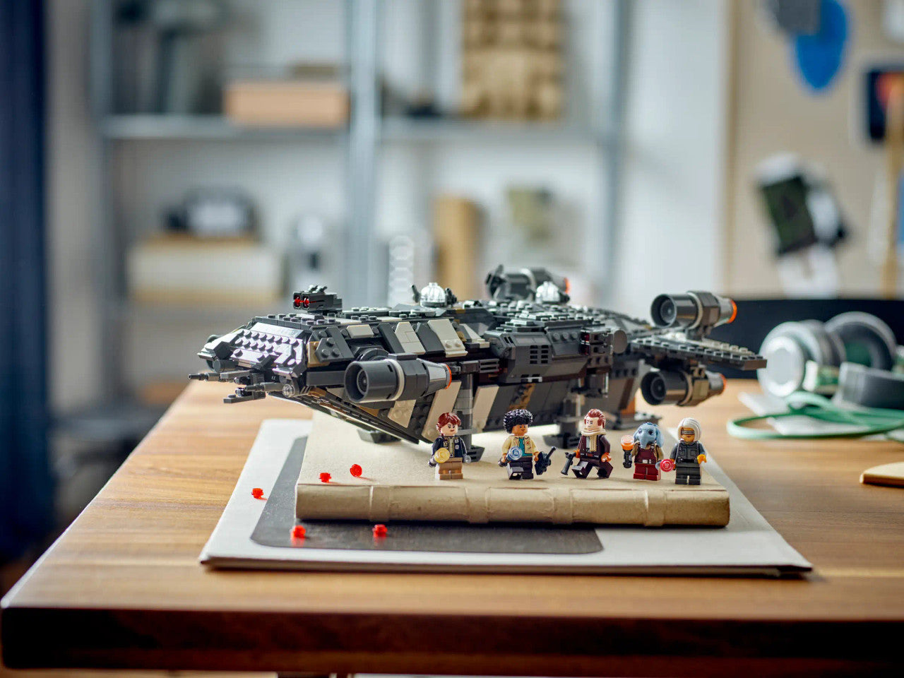 LEGO® Star Wars - The Onyx Cinder 75374