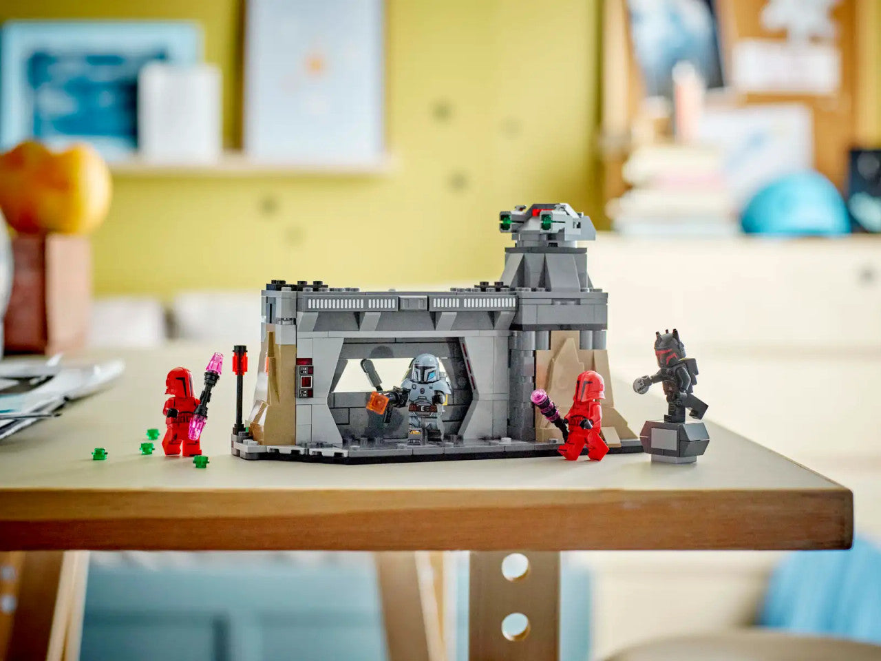 LEGO® Star Wars - Paz Vizsla™ and Moff Gideon™ Battle 75386