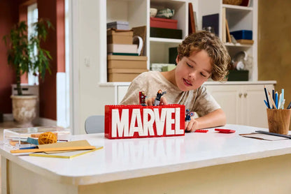 LEGO® Marvel - MARVEL Logo & Minifigures 76313