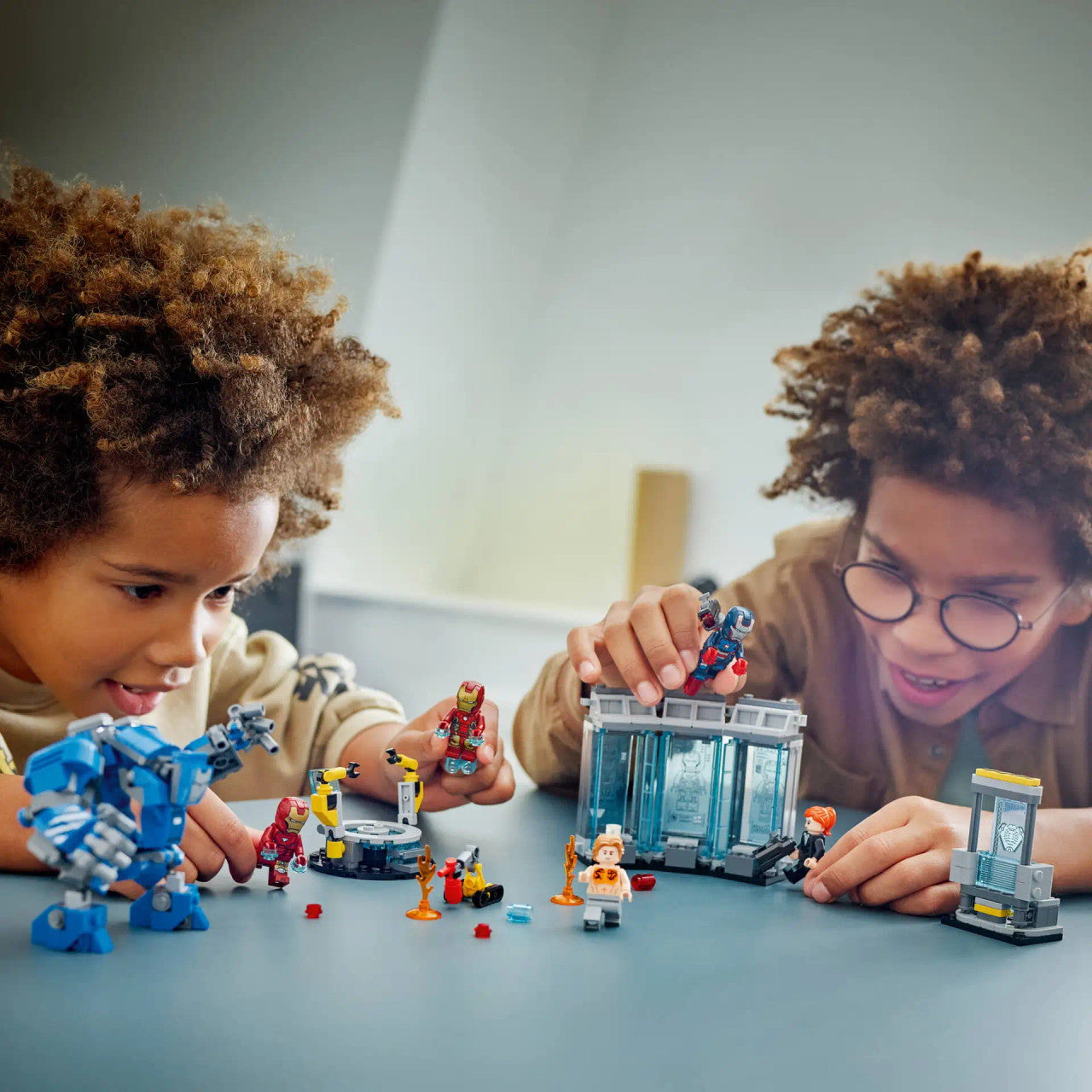LEGO® Marvel -  Iron Man's Laboratory: Hall of Armor 76315