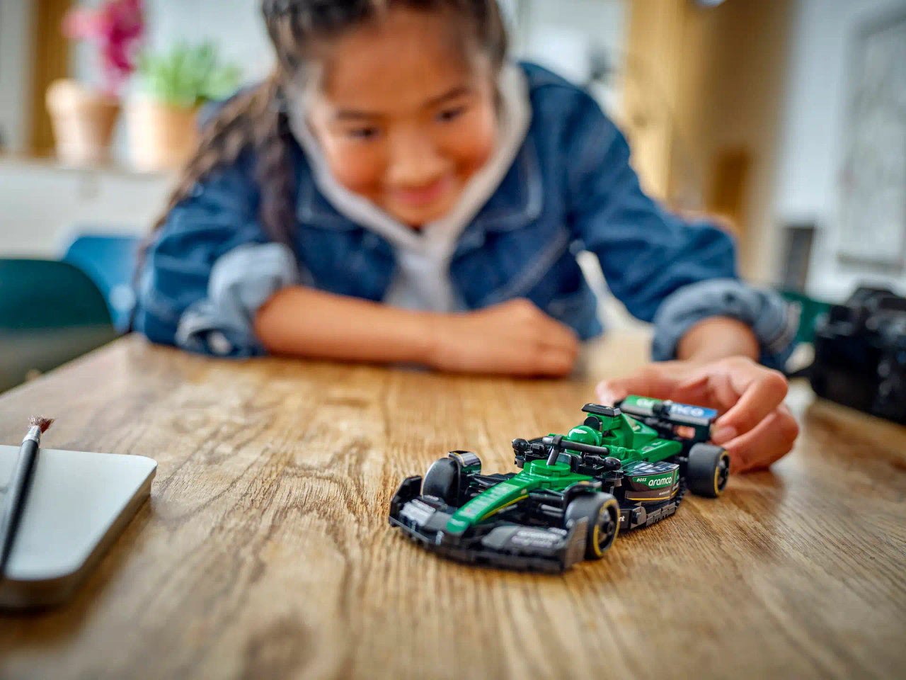 LEGO® Speed Champions - Aston Martin Aramco F1® AMR24 Race Car 77245