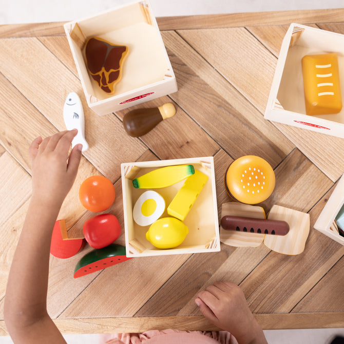 Melissa & Doug - Food Groups - Wooden Play Food 21 pieces