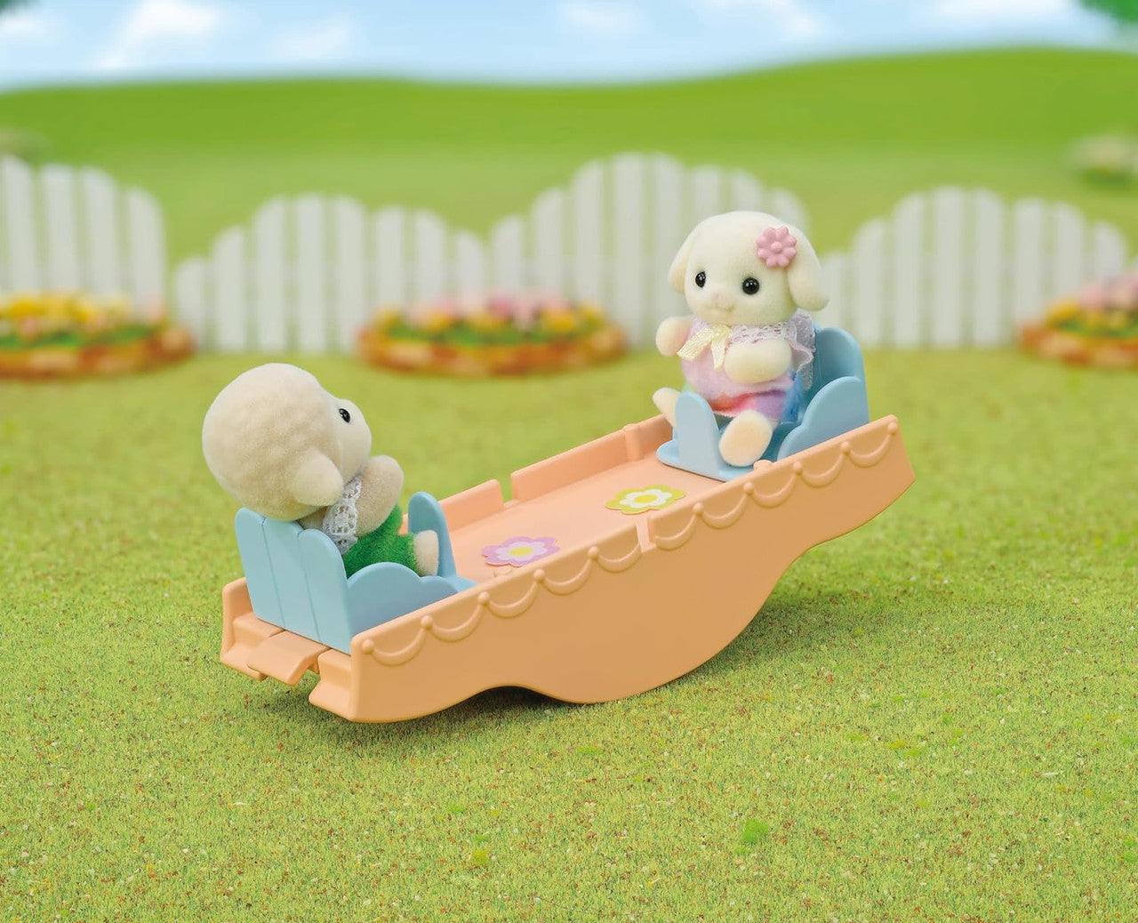 Sylvanian Families - Rainbow Fun Nursery Bus