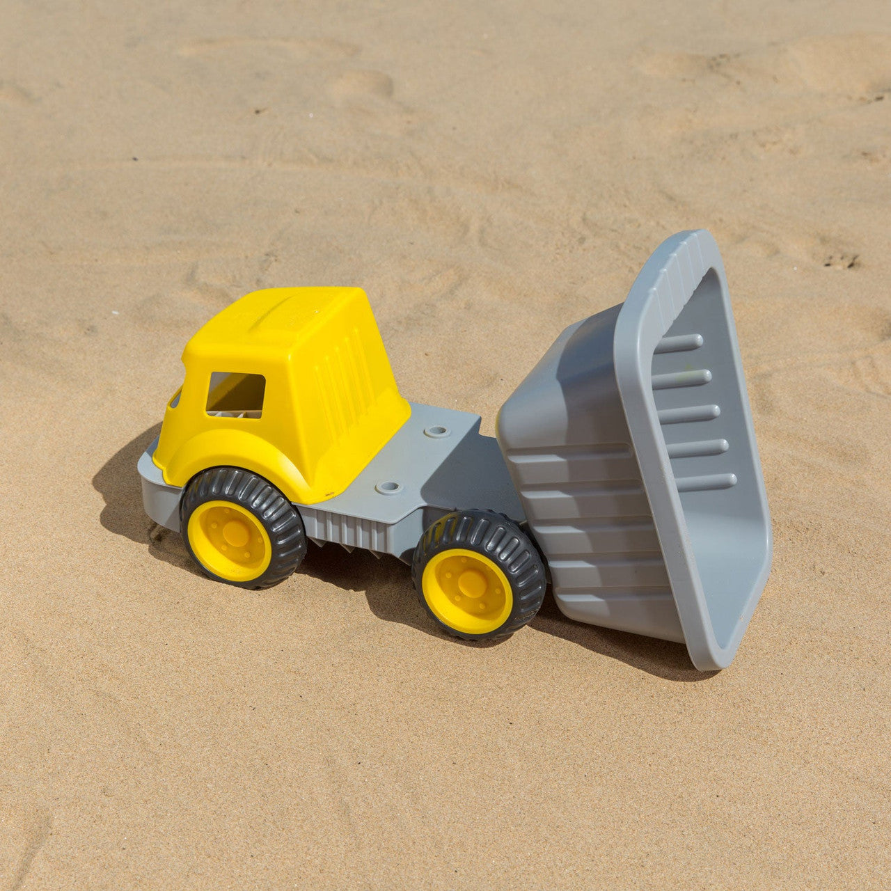 Hape Load and Tote Dump Truck