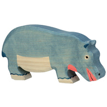 Holztiger - Hippopotamus Feeding