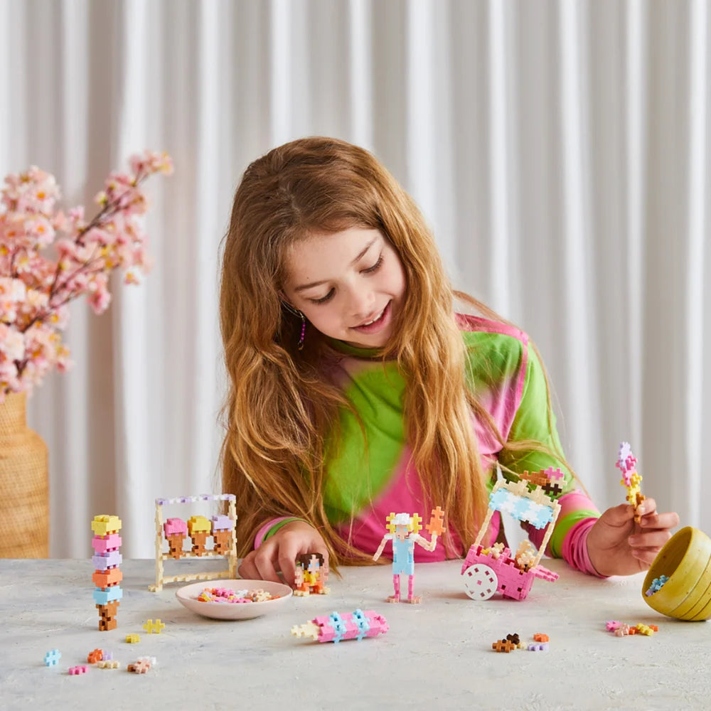 Plus-Plus Activity Pad Puzzle by Number Enchanted Forest PP4348 with 125 colourful building pieces and magical woodland designs