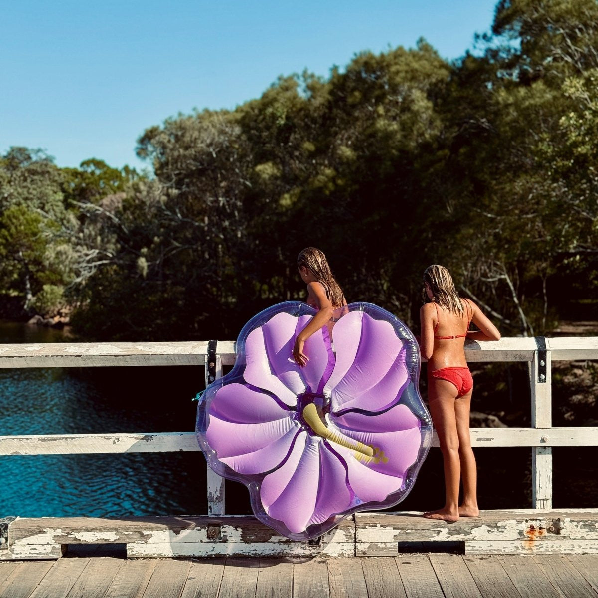 Sunnylife - Luxe Lie-On Float - Hibiscus