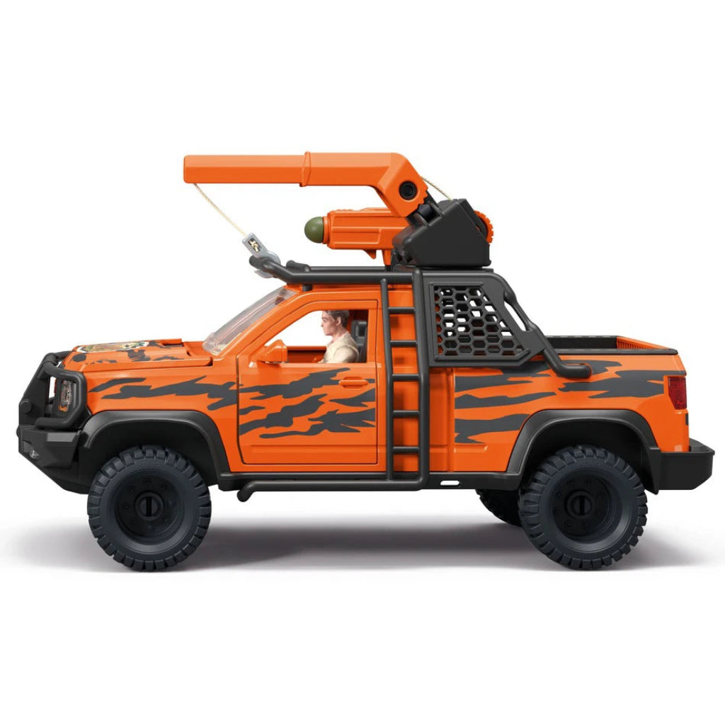 Schleich Wild Life Off-Road Adventure in the Jungle ute rescue vehicle with Ranger driving and crane on top