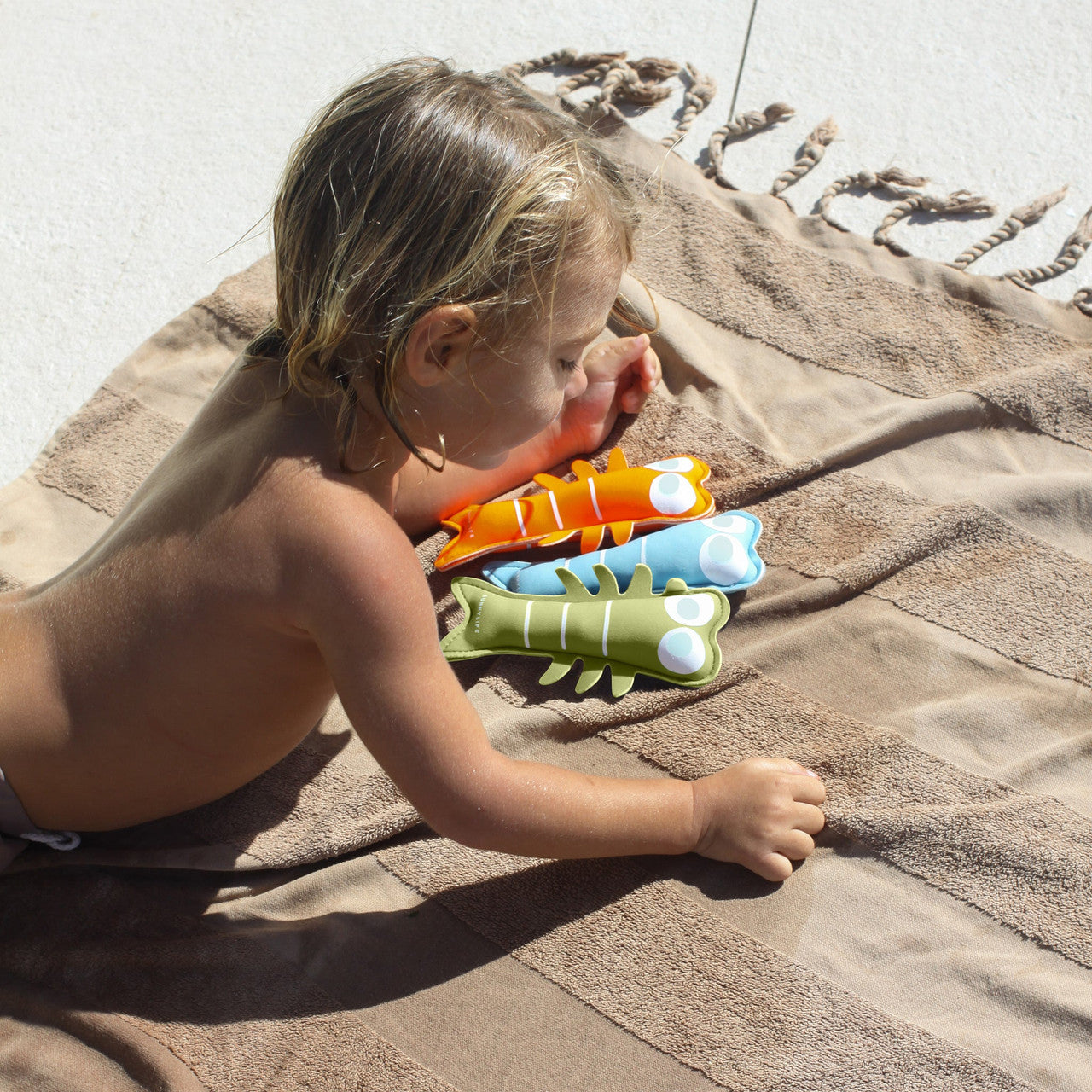 Sunnylife - Dive Buddies Sonny the Sea Creature Blue Neon Orange