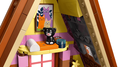 LEGO® Friends - Nature Glamping Cabin 42682