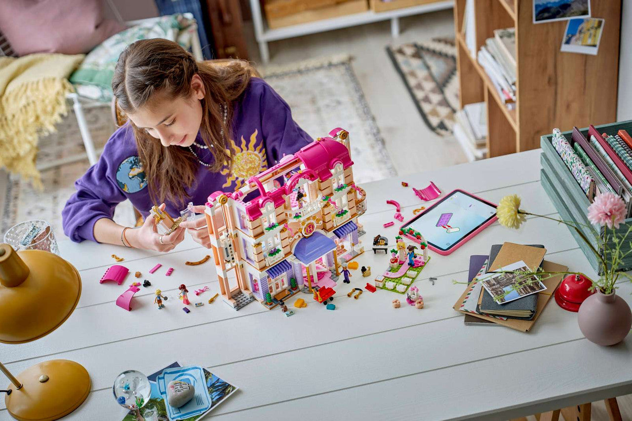 LEGO® Friends - Heartlake City Grand Hotel 42704