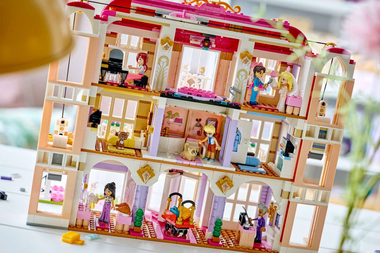 LEGO® Friends - Heartlake City Grand Hotel 42704